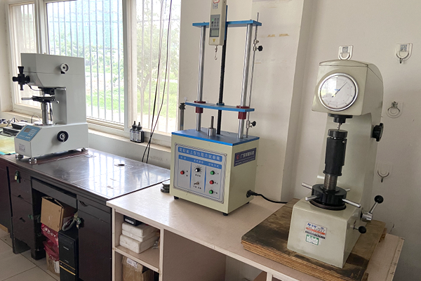 維氏，洛氏 硬度計